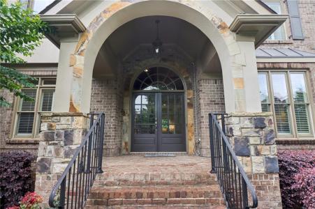 2452 Stone Manor Drive NE, Buford, Georgia 30519
