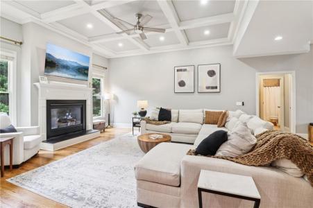 2452 Stone Manor Drive NE, Buford, Georgia 30519