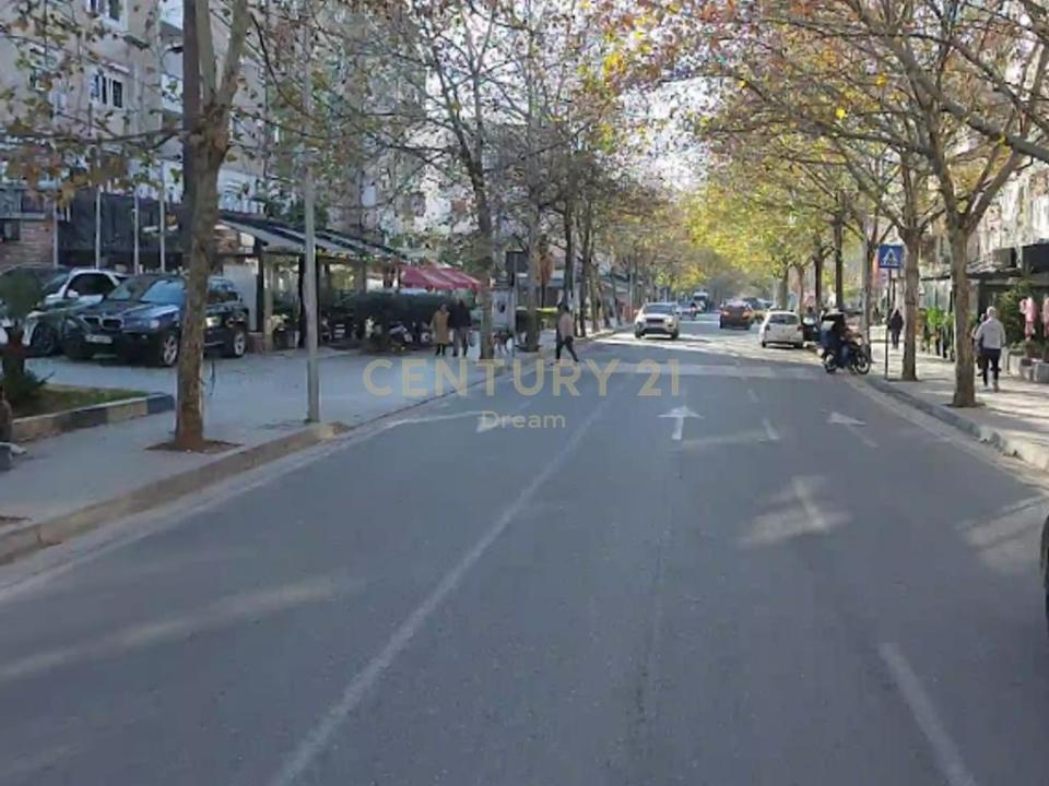 Xhamlliku, Tirana, Albania