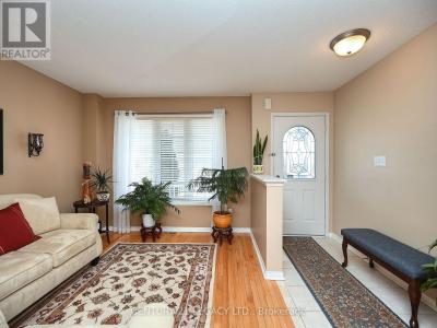 32 BLUEWATER CRESCENT, Brampton (fletcher's Meadow), אונטריו L7A 2H1, קנדה