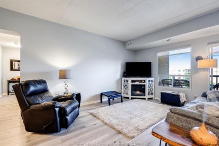 315 VILLAGE GROVE, Tecumseh, 安大略省 N8N 5G4, 加拿大