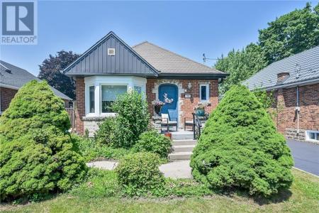 118 EAST 6TH STREET, Hamilton, Ontario L9A 3C2, Canada