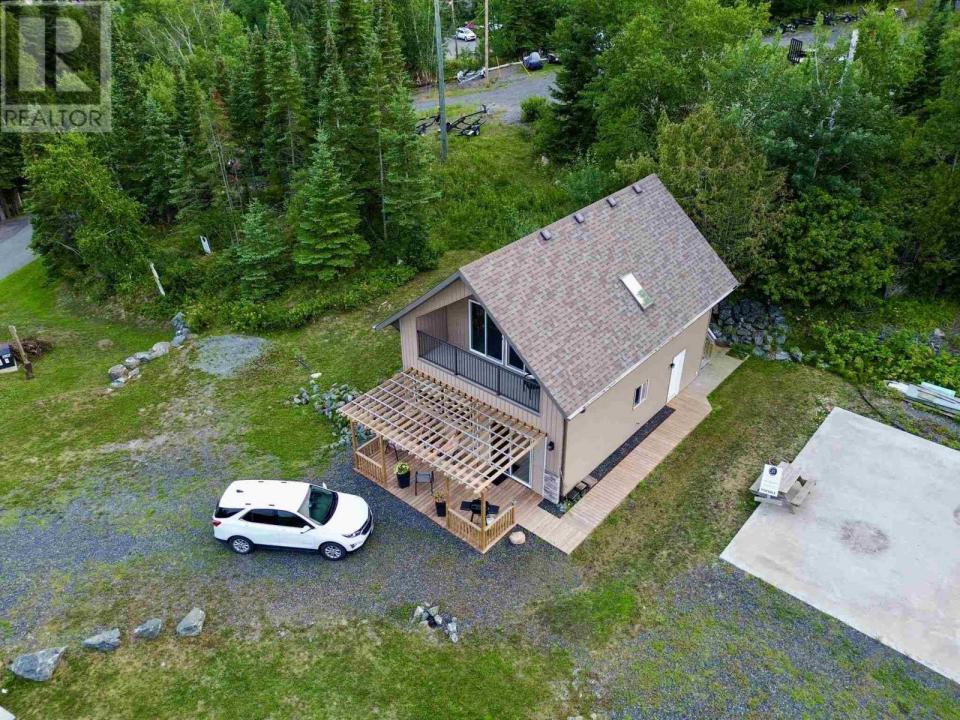 16 AU LAC RETREATS CRESCENT, LAKE OF THE WOODS, Sioux Narrows, Ontario P0X 1N0, Canada