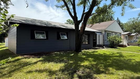 118 MOUNTAIN STREET NORTH, Deloraine, מניטובה R0M 0M0, קנדה