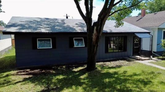 118 MOUNTAIN STREET NORTH, Deloraine, מניטובה R0M 0M0, קנדה