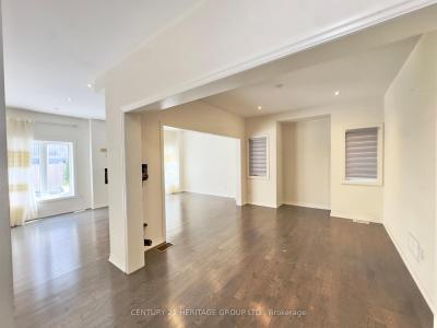 121 VANTAGE LOOP, Newmarket, Ontario L3X 0K8, Kanada