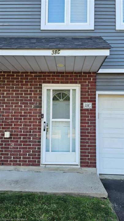 38 HARRIS AVENUE, Brantford, أونتاريو N3R 2E9, كندا
