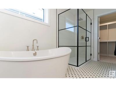 3316 ROY BROWN WY NW, Edmonton, Alberta T5E 6Z9, Kanada
