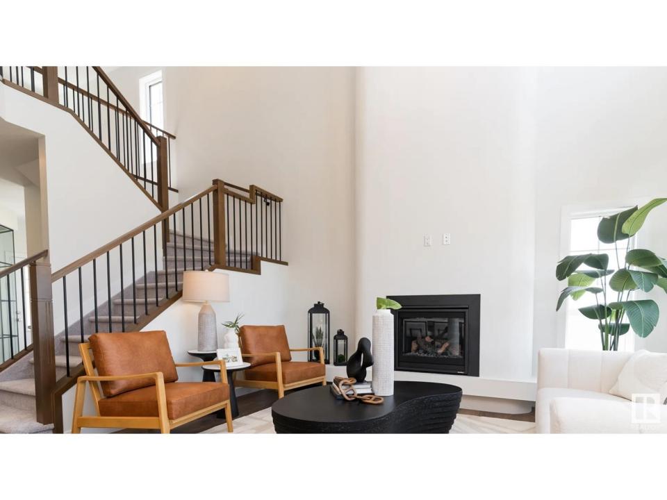 3306 ROY BROWN WY NW, Edmonton, Alberta T5E 6Z9, Canada