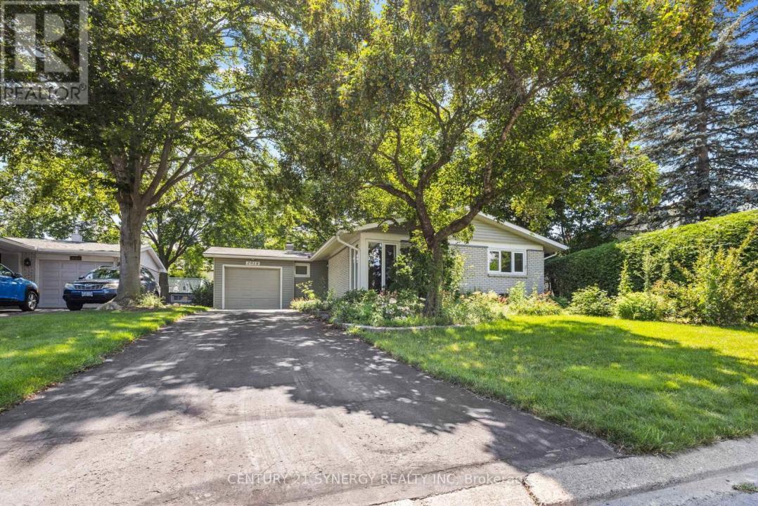 2018 DEERHURST COURT, Ottawa, אונטריו K1J 8H1, קנדה 
