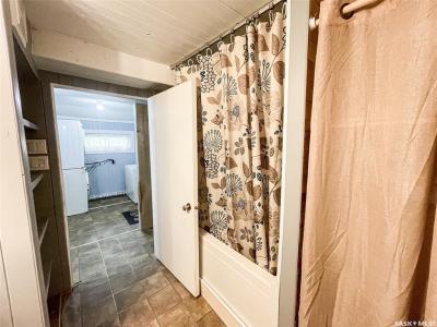 117 4TH STREET E, Meadow Lake, Saskatchewan S9X 1H4, Canadá