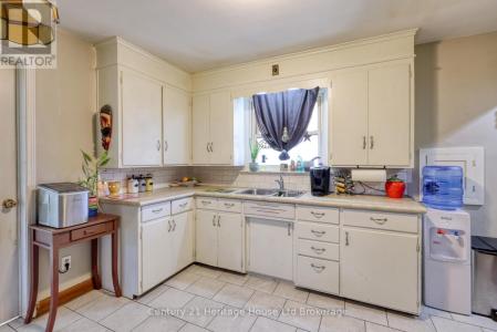 252 FIFTH AVENUE, Woodstock (woodstock - South), Ontario N4S 2G1, Canada