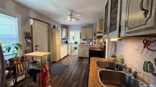 1832 101ST STREET, North Battleford, Saskatchewan S9A 1B1, Canadá
