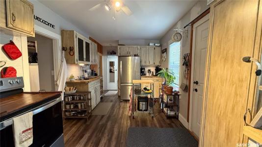 1832 101ST STREET, North Battleford, Saskatchewan S9A 1B1, Canadá