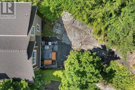 4949 EDENDALE COURT, West Vancouver, Colúmbia Britânica V7W 3H7, CANADÁ