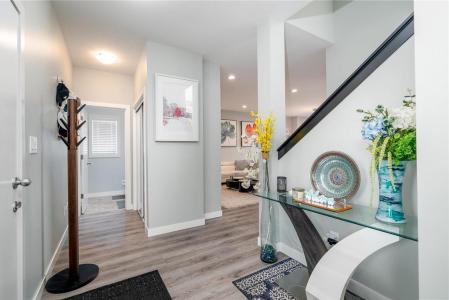 143 LARRY VICKAR DRIVE EAST, Winnipeg, Manitoba R3W 0K3, Canada