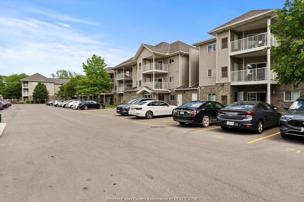 1390 LAUZON ROAD ROAD, Windsor, Ontario N8S 3N1, Canada