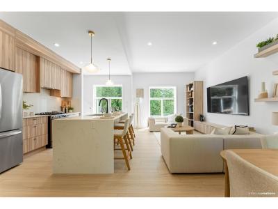 8924 CEDAR, Миссионерский Стиль, Британская Колумбия V4S 1A3, Канада