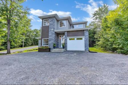 1025-1027 Rue Jacinthe, Saint-Jérôme, Quebec J5L 1E7, Canada