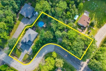 1025-1027 Rue Jacinthe, Saint-Jérôme, Quebec J5L 1E7, Canada