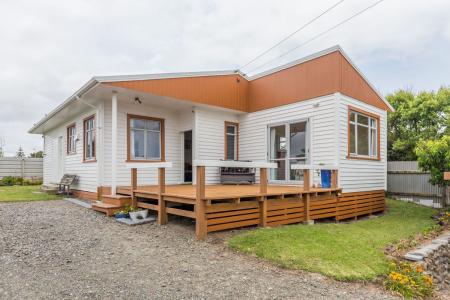 23 Raukawa Street, Himatangi Beach, Manawatu District 4891, New Zealand
