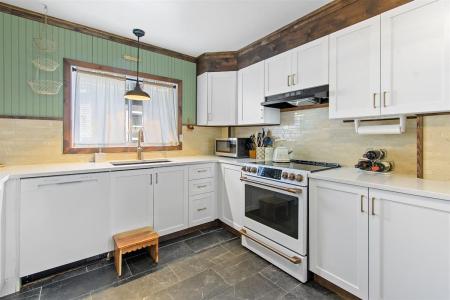 295  Rue des Oblats, Maniwaki, Québec J9E 1G8, Canada