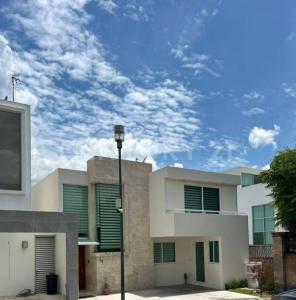 Valencia 13,, San Andrés Cholula, Пуэбла 72830, Мексика