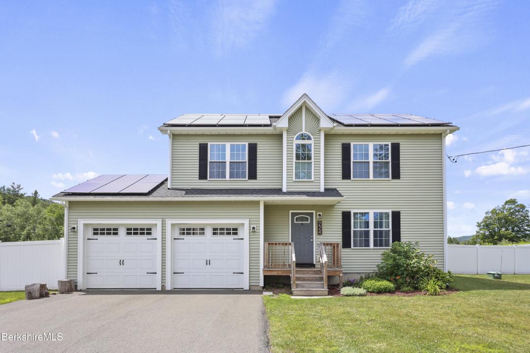 224 East St, Dalton, Massachusetts 01226