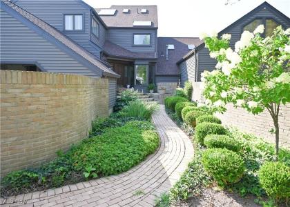 1415 Harbor Drive NW, Canton, Ohio 44708