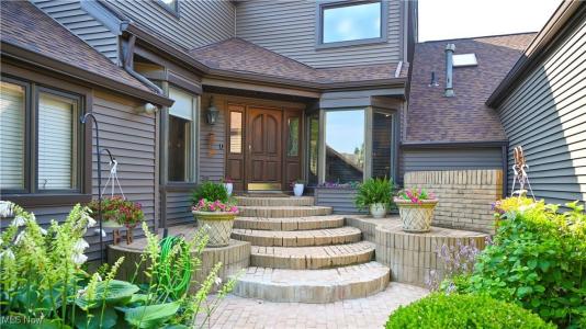 1415 Harbor Drive NW, Canton, Ohio 44708