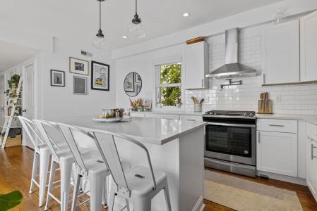 107 Putnam Street , #2, Boston, Massachusetts 02128, USA