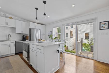 107 Putnam Street , #2, Boston, Massachusetts 02128, USA