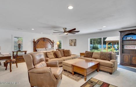 1582 Beaver Hollow Dr., Toms River, New Jersey 08755