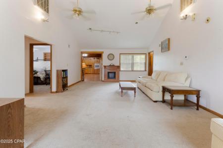 2192 Pike Pond Road, Alford, 佛羅里達州 32420, 美國
