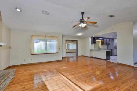 102 Cash Dr, Seffner, פלורידה 33584, ארצות הברית של אמריקה