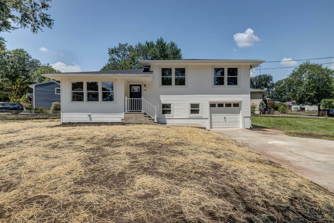 42 Larchmont Road, Edison, New Jersey 08752