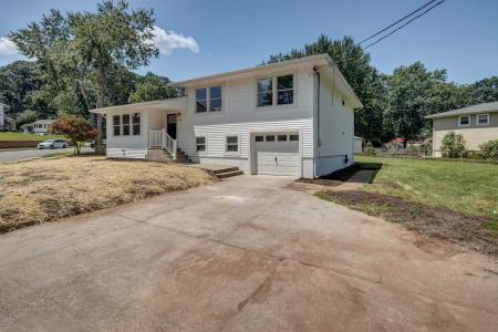 42 Larchmont Road, Edison, NJ 08752, USA