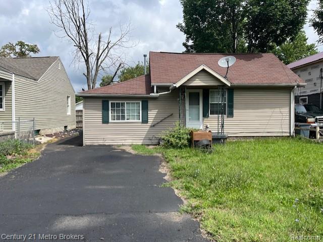 1329 E Decamp Street, Burton, ميشيغان 48529, الولايات المتحدة