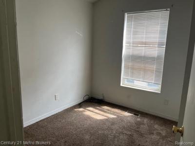 1329 E Decamp Street, Burton, ميشيغان 48529, الولايات المتحدة