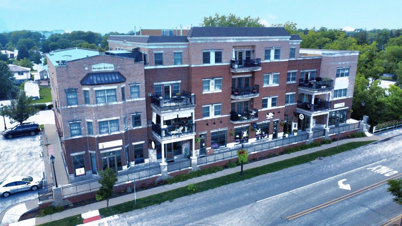 17200 Oak Park Avenue , 203, Tinley Park, Illinois 60477, USA