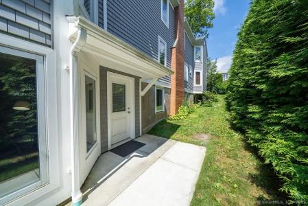 133 Linden Avenue B, Branford, Connecticut 06405