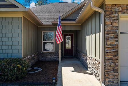 10 Cedarwood Lane, Phenix City, Alabama 36870, USA