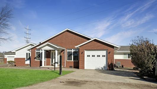 1208 S 12th St., Mattoon, Illinois 61938, USA