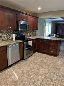 2221 DEERLICK Lane, Harvey, Louisiana 70058, USA
