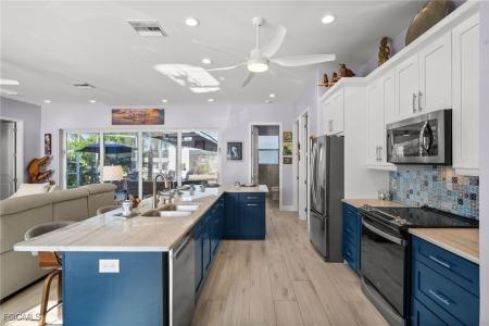 2396 Sycamore Street, St James City, Florida 33956, Stati Uniti