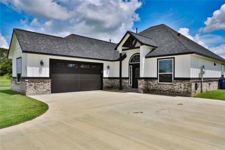 819 Buffalo Trail, Angleton, Texas 77515