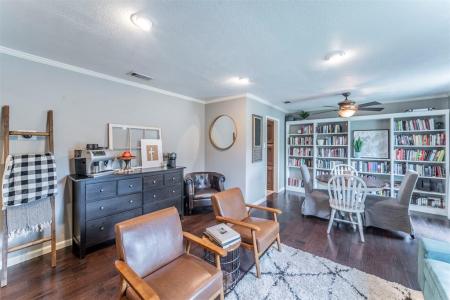 608 Spring Lake Drive, Bedford, 德克薩斯州 76021, 美國