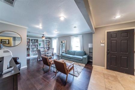 608 Spring Lake Drive, Bedford, 德克薩斯州 76021, 美國