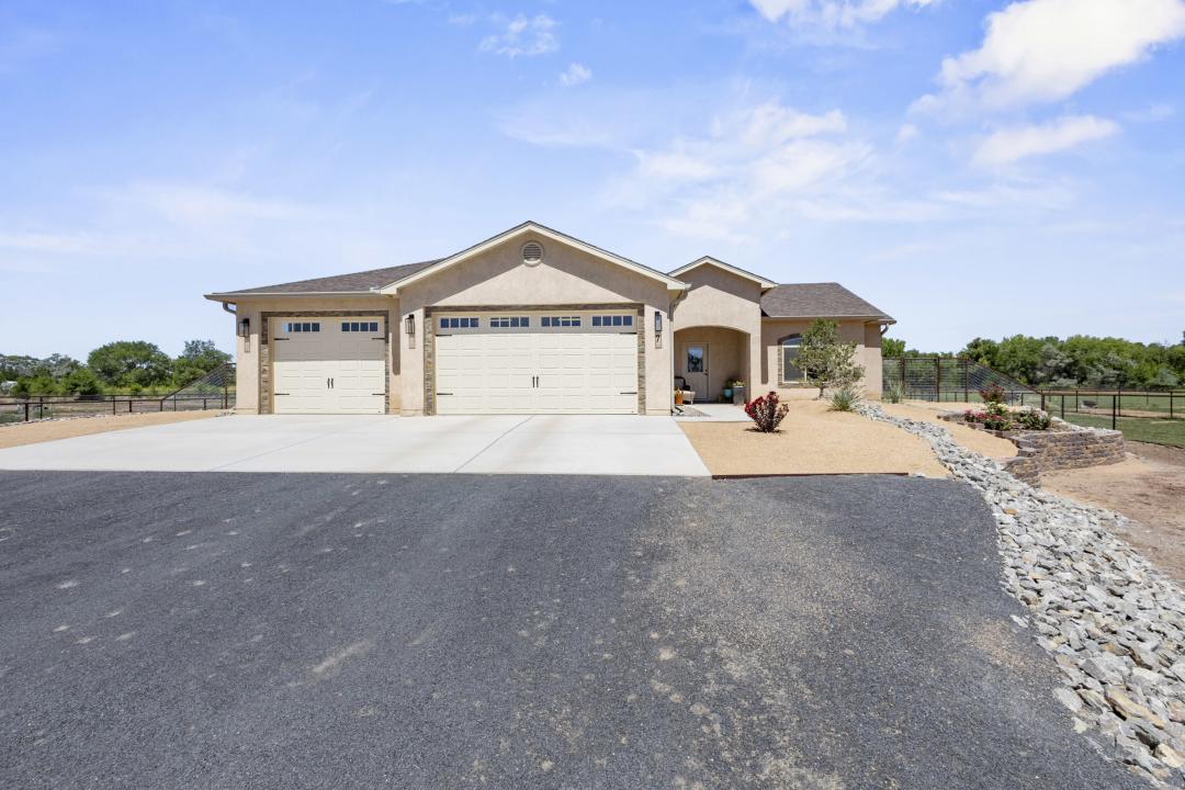 7 Fox Den Road, Los Lunas, New Mexico 87031, USA