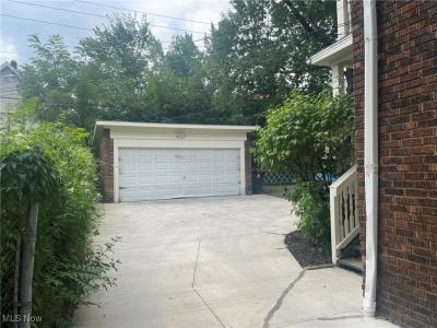 3084 E. Derbyshire Road E, Cleveland Heights, Огайо 44118, Соединенные Штаты